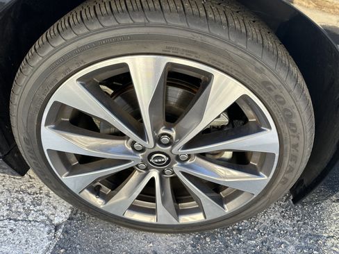 Used 2023 Nissan Maxima Platinum w/ Sport Mat Group image 6