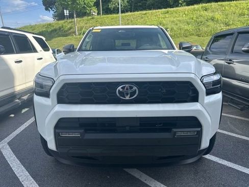 Used 2025 Toyota 4Runner TRD Off-Road Premium AWD/4WD image 3