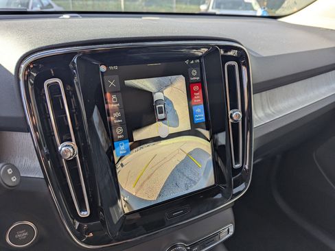 New 2026 Volvo XC40 B5 Plus w/ Protection Package Premier image 15