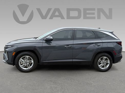 Used 2025 Hyundai Tucson SE FWD image 7