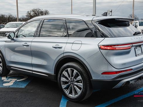 Used 2022 Lincoln Corsair Reserve w/ Equipment Group 201A image 4