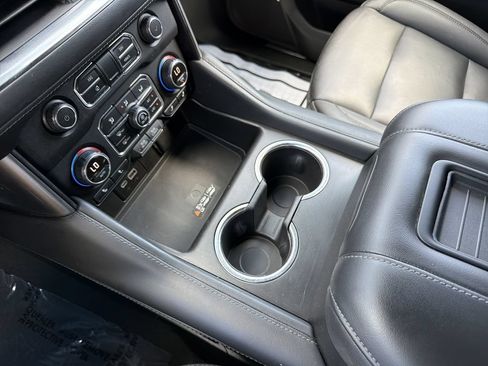 Used 2024 Chevrolet Tahoe LT RWD image 7