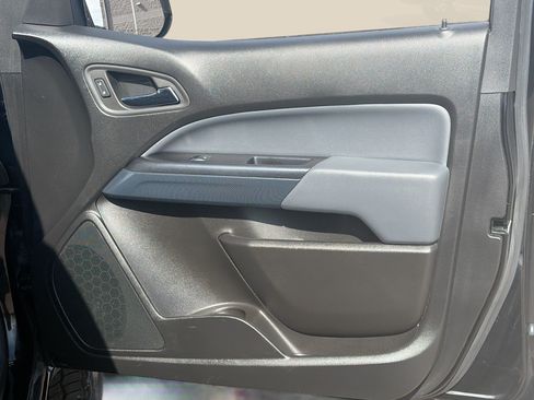 Used 2020 Chevrolet Colorado Z71 AWD/4WD image 30