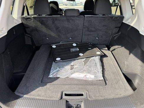 Certified 2023 Nissan Rogue SV image 9