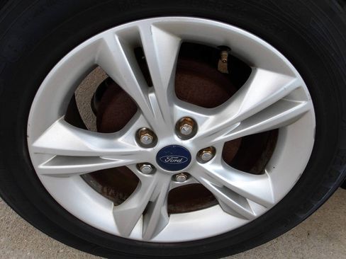 Used 2014 Ford Focus SE FWD image 24