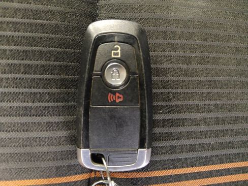 Used 2018 Ford EcoSport SES w/ SES Cold Weather Package image 32