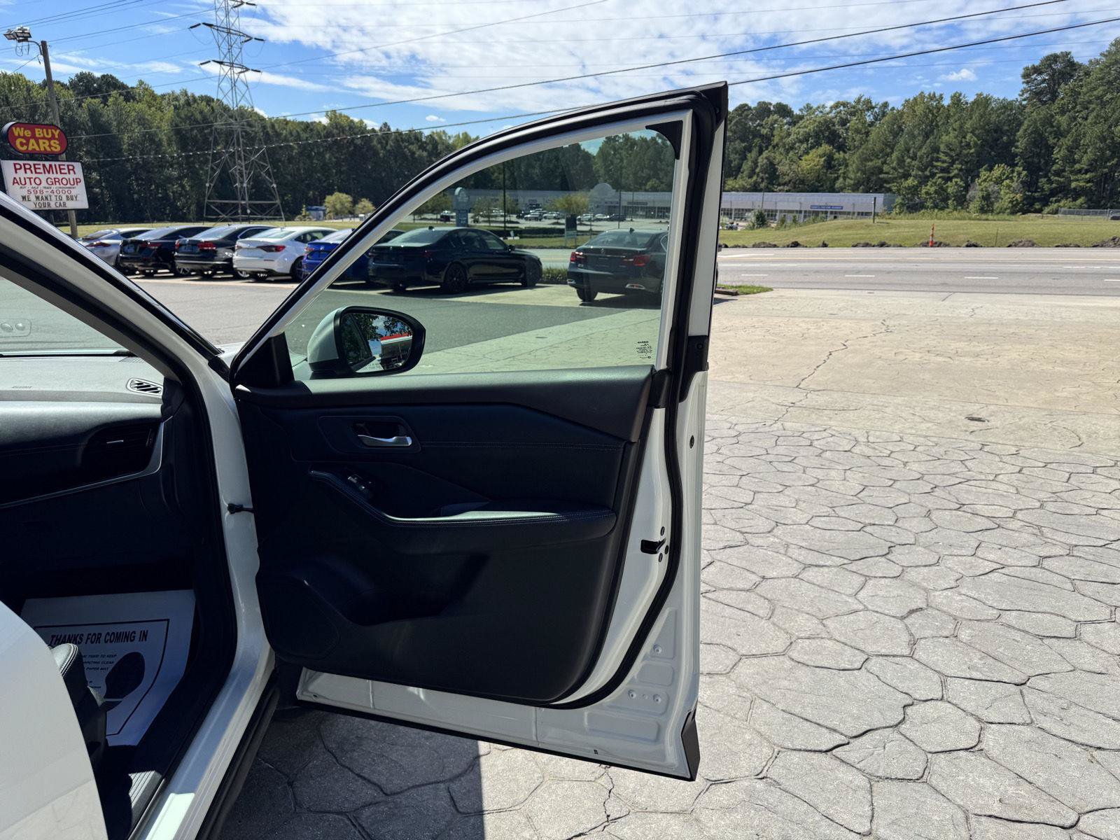 Used 2023 Nissan Rogue SL FWD image 18