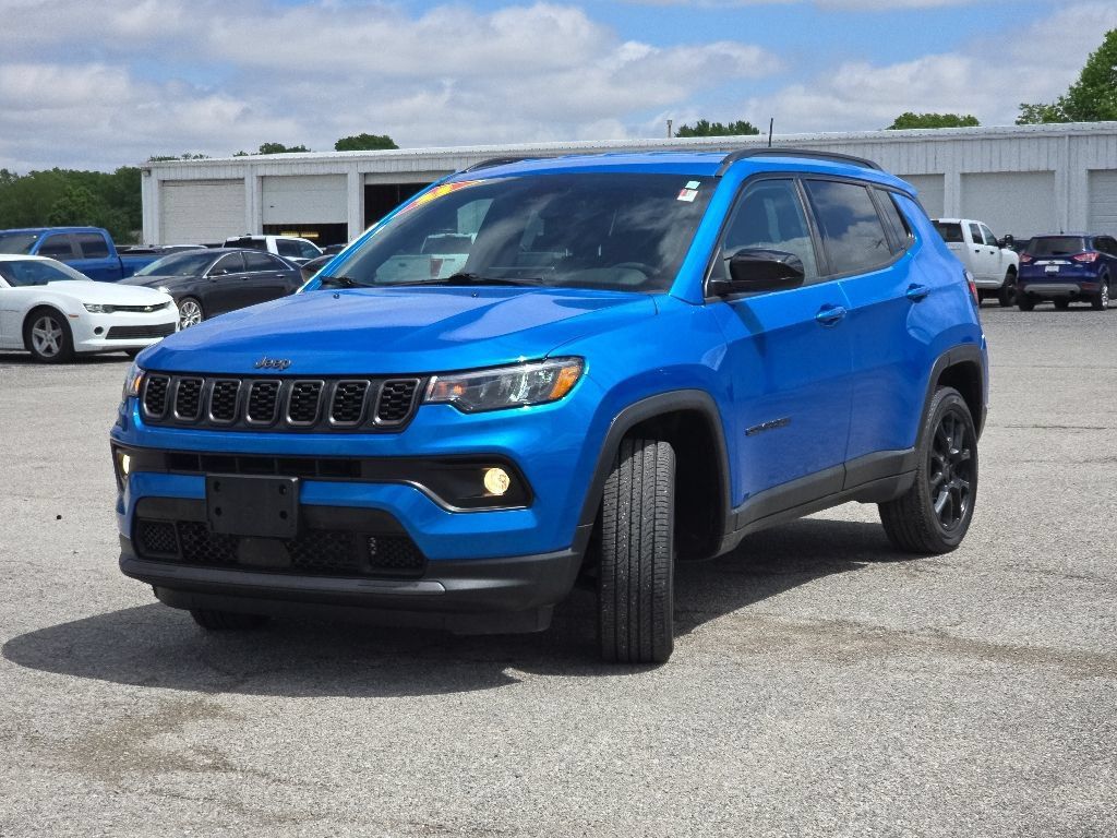 Certified 2026 Jeep Compass Latitude AWD/4WD image 4