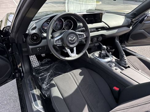 New 2026 MAZDA MX-5 Miata Club w/ Interior Package RWD image 34