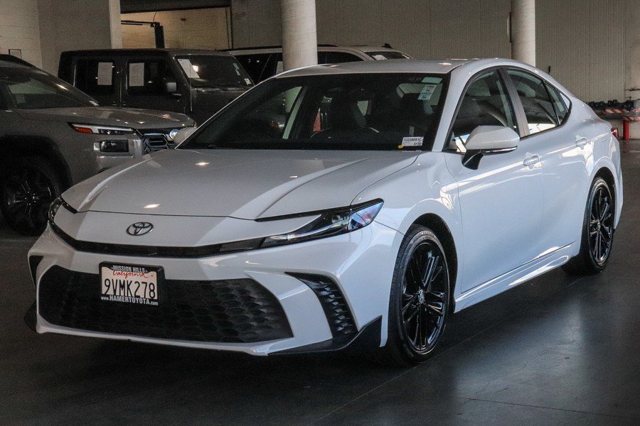 Certified 2026 Toyota Camry SE FWD image 3