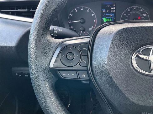Used 2023 Toyota Corolla LE image 21