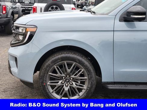 New 2026 Ford Expedition Max Platinum image 9