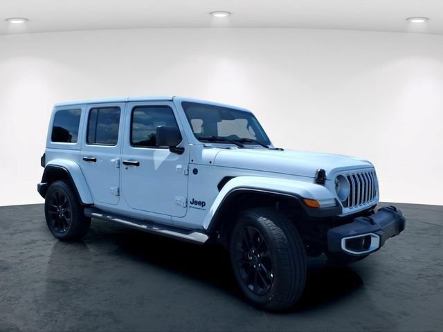 Used 2025 Jeep Wrangler Unlimited Sahara AWD/4WD image 5