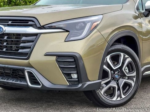 Used 2023 Subaru Ascent Touring AWD/4WD image 3