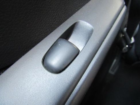 Used 2021 Nissan Kicks S image 24