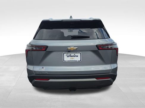 Used 2025 Chevrolet Equinox LT w/ Convenience Package II image 4