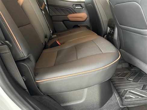 Used 2025 GMC Canyon AT4 image 33