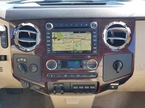 Used 2010 Ford F250 Lariat image 24