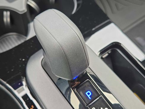 New 2026 Toyota Prius Plug-In Hybrid image 6