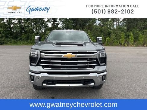 Used 2024 Chevrolet Silverado 2500 LTZ w/ LTZ Convenience Package AWD/4WD image 2
