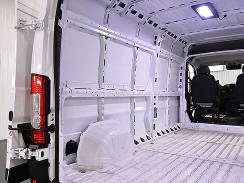 Used 2025 RAM ProMaster 3500 w/ Convenience Group FWD image 32