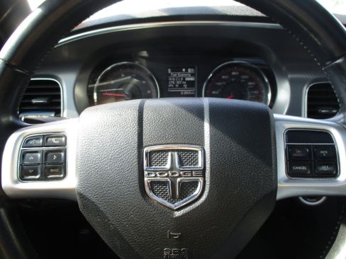 Used 2011 Dodge Charger R/T RWD image 10