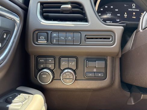 Used 2023 GMC Yukon SLT w/ Max Trailering Package AWD/4WD image 25