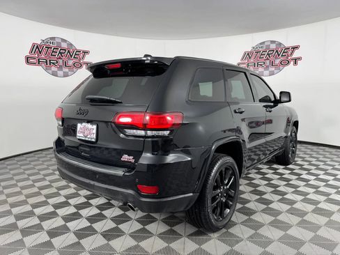 Used 2021 Jeep Grand Cherokee Laredo X AWD/4WD image 7