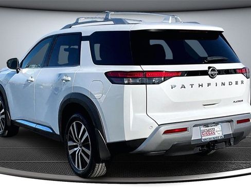 New 2025 Nissan Pathfinder Platinum image 3