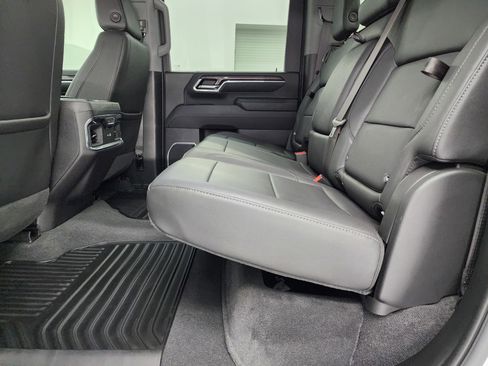 Used 2024 Chevrolet Silverado 3500 LTZ w/ LTZ Convenience Package image 9