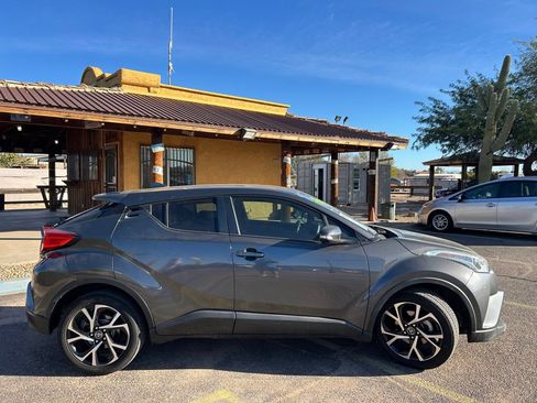 Used 2018 Toyota C-HR XLE image 6