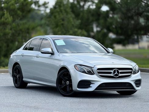 Used 2019 Mercedes-Benz E 300 4MATIC image 13
