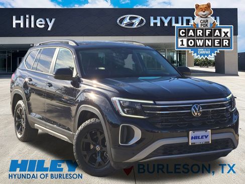 Used 2024 Volkswagen Atlas Peak Edition SE image 1