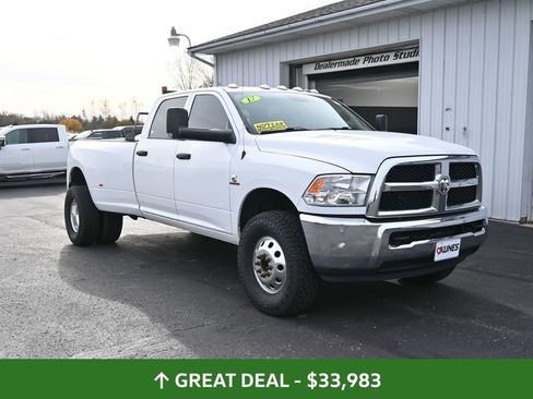 Used 2017 RAM 3500 Tradesman w/ Chrome Appearance Group image 3