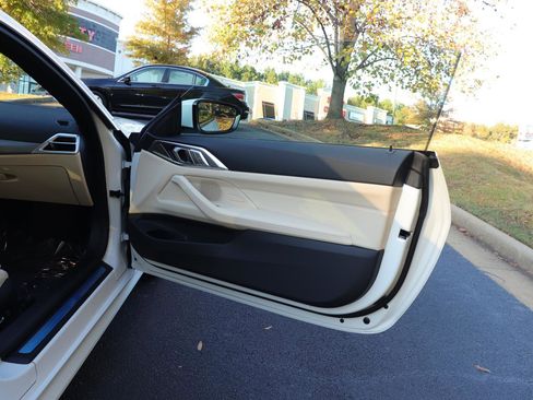 Used 2025 BMW 430i Coupe w/ Convenience Package image 15