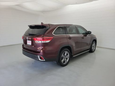 Used 2019 Toyota Highlander Limited Platinum FWD image 5