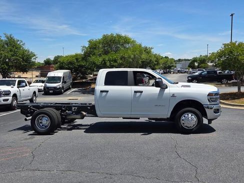 New 2026 RAM 3500 Big Horn AWD/4WD image 12