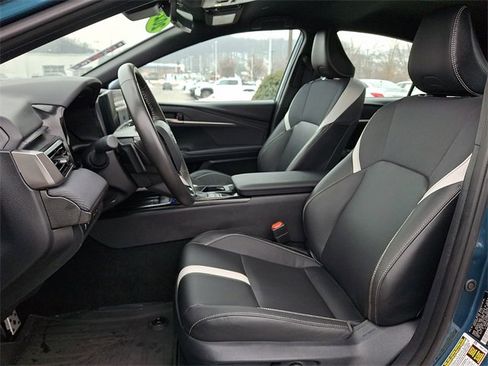 Certified 2025 Toyota Camry SE w/ Convenience Package image 13