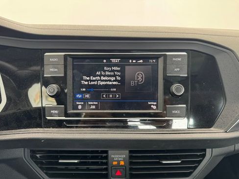 Used 2024 Volkswagen Jetta SE image 27