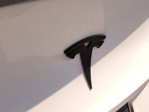 Used 2024 Tesla Model Y Long Range image 6