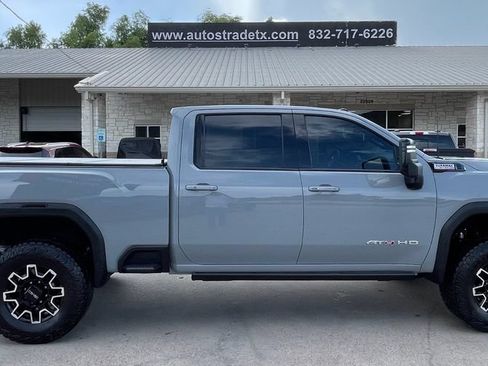 Used 2024 GMC Sierra 2500 AT4 w/ AT4 Premium Plus Package AWD/4WD image 5