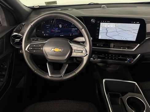 Used 2025 Chevrolet Equinox LT FWD image 14