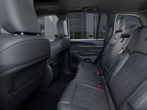 New 2026 Jeep Grand Cherokee Altitude AWD/4WD image 23