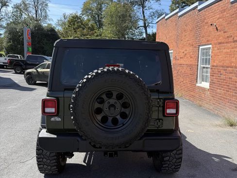 Used 2021 Jeep Wrangler Sport image 4