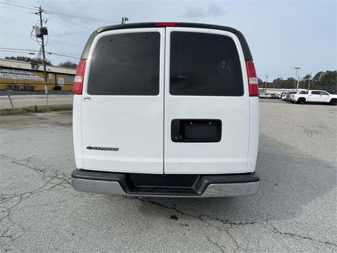 Used 2020 Chevrolet Express 3500 LT w/ LT Preferred Equipment Group image 5