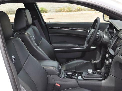 Used 2023 Chrysler 300 S w/ Comfort Group RWD image 23