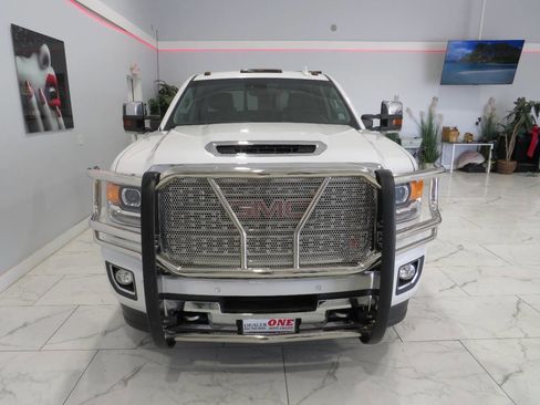 Used 2019 GMC Sierra 3500 Denali w/ Duramax Plus Package AWD/4WD image 5