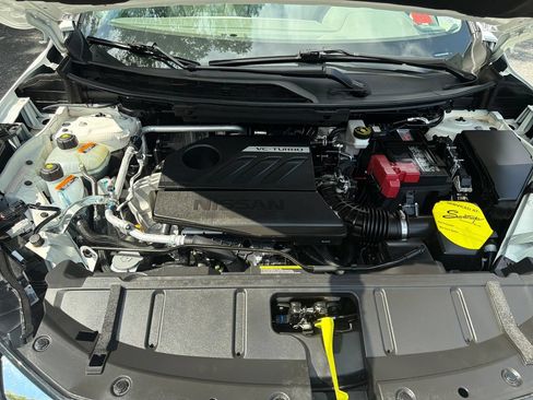 Used 2025 Nissan Rogue SV AWD/4WD image 25