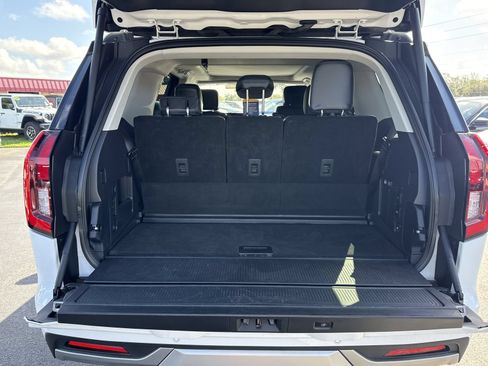 Certified 2025 Ford Expedition Platinum AWD/4WD image 11
