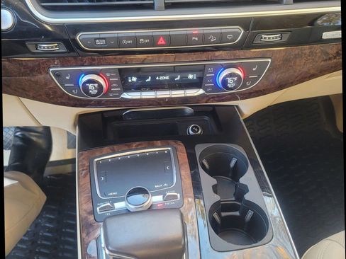 Used 2018 Audi Q7 3.0T Prestige w/ Prestige Package image 18